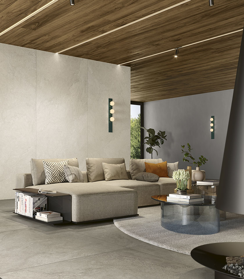 Découvrez des idées pour un salon moderne à l’esthétique matière avec les surfaces Lea Ceramiche, entre élégance contemporaine, confort et design distinctif.