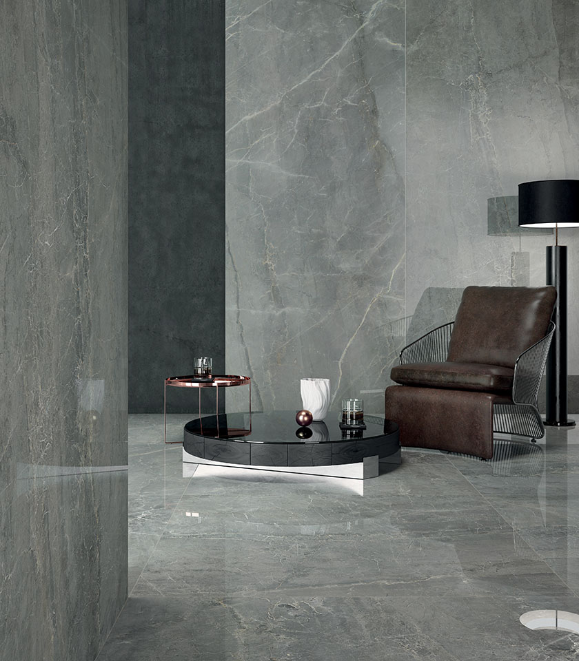 Découvrez le ton sur ton avec les surfaces effet marbre Lea Ceramiche dans des nuances de gris raffinées, pour des intérieurs élégants, enveloppants et contemporains.